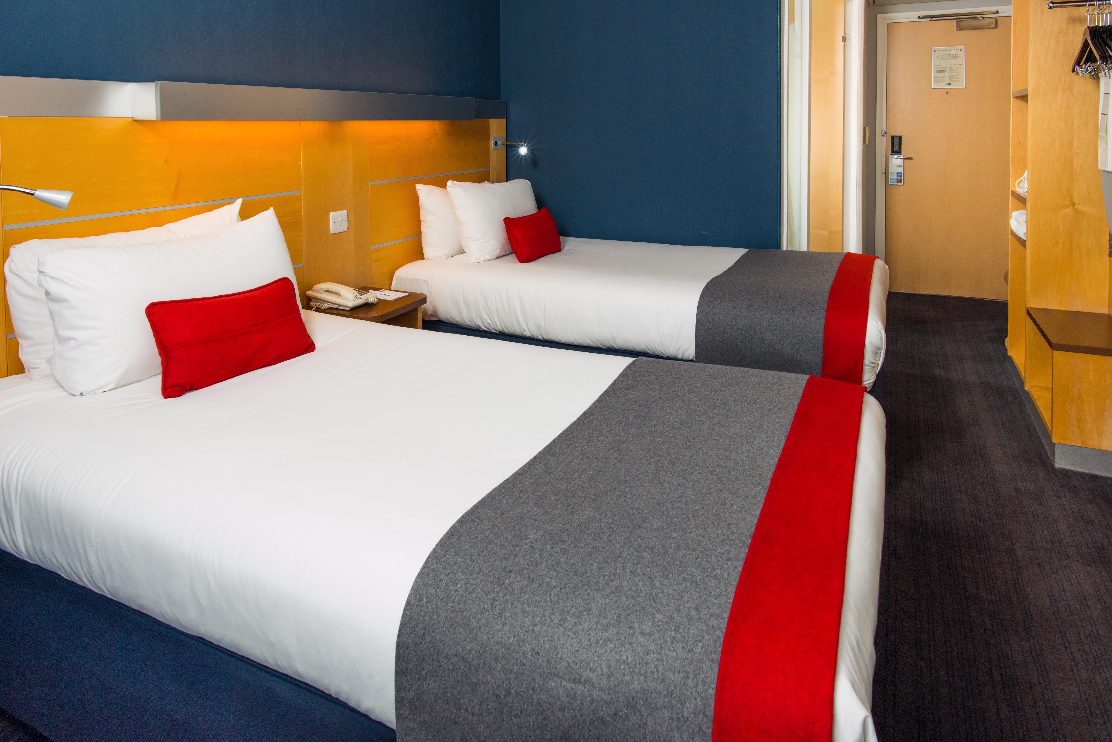 Holiday Inn Express Stevenage, An Ihg Hotel Екстериор снимка