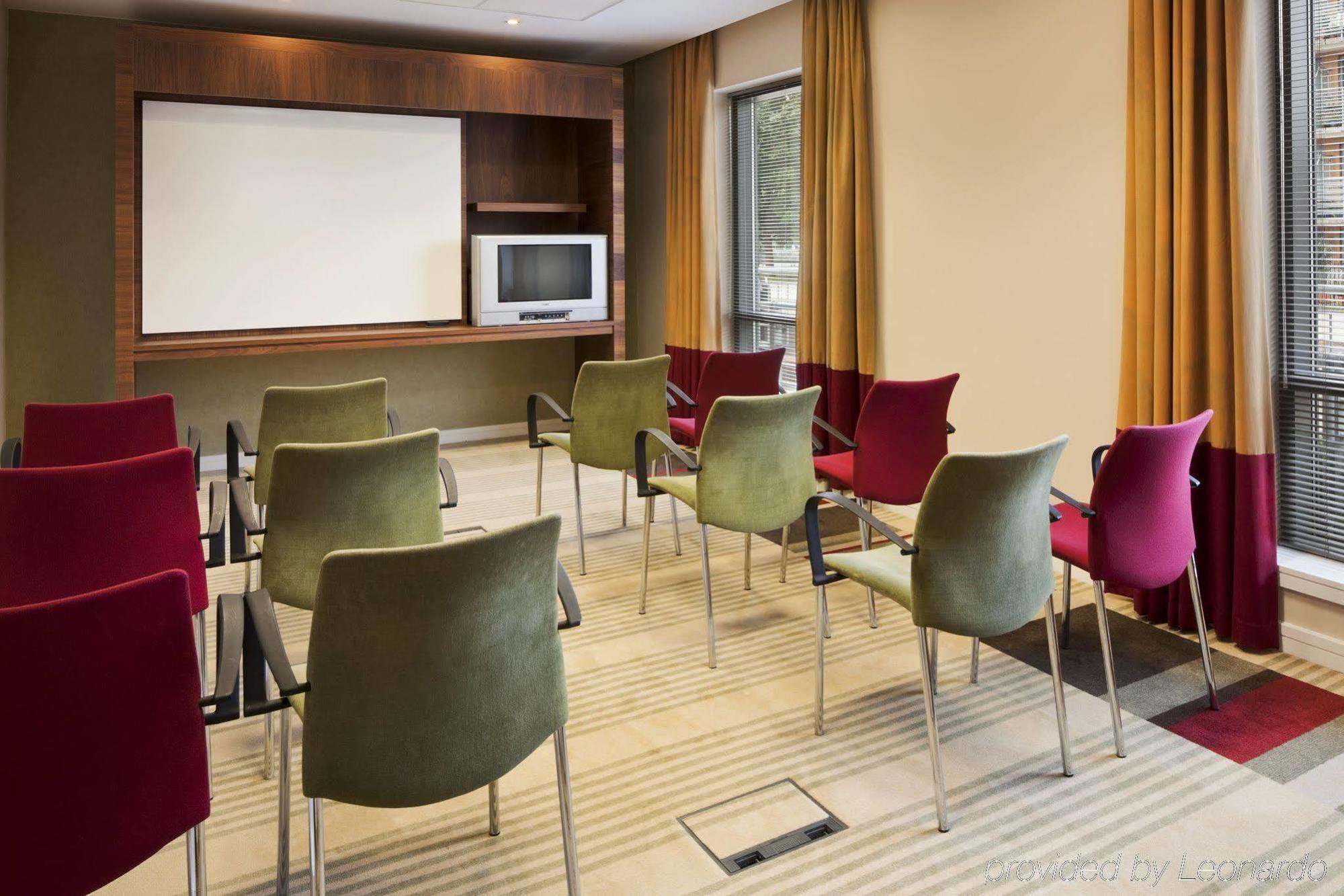 Holiday Inn Express Stevenage By Ihg Съоръжения снимка
